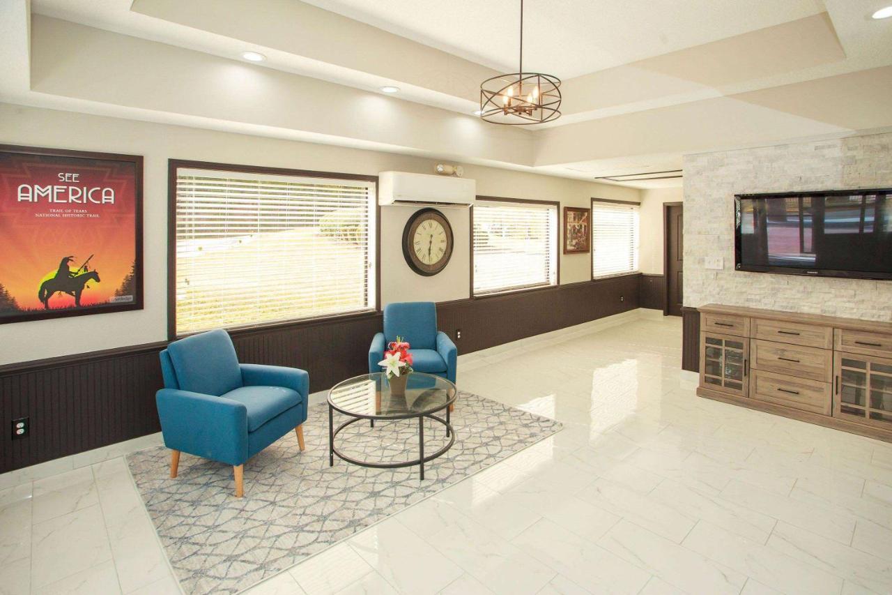 Travelodge By Wyndham Macon West Eksteriør billede